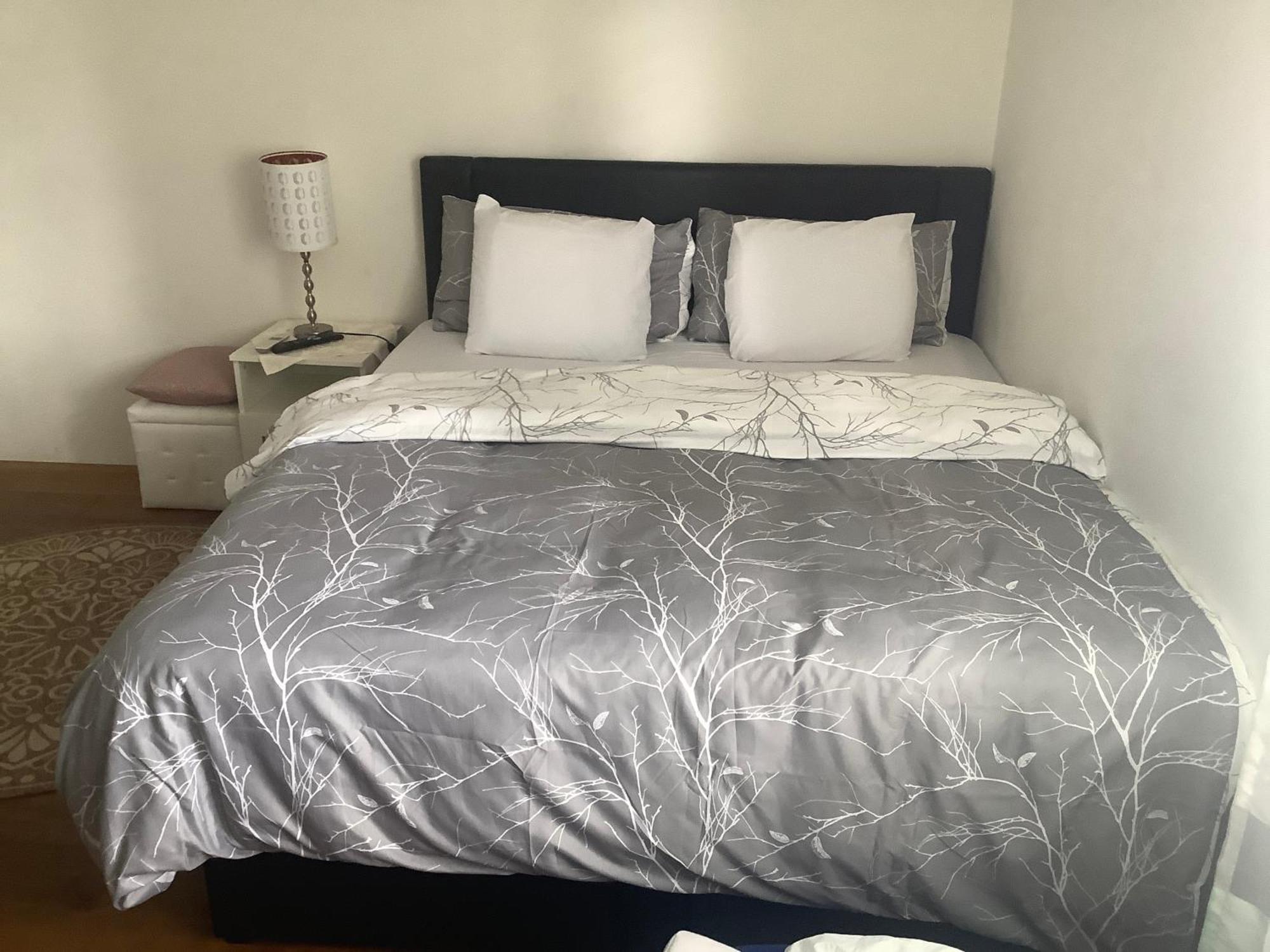 Chambre Spacieuse Et Confortable Avec Ecran Plat Oetwil an Der Limmat Exterior foto